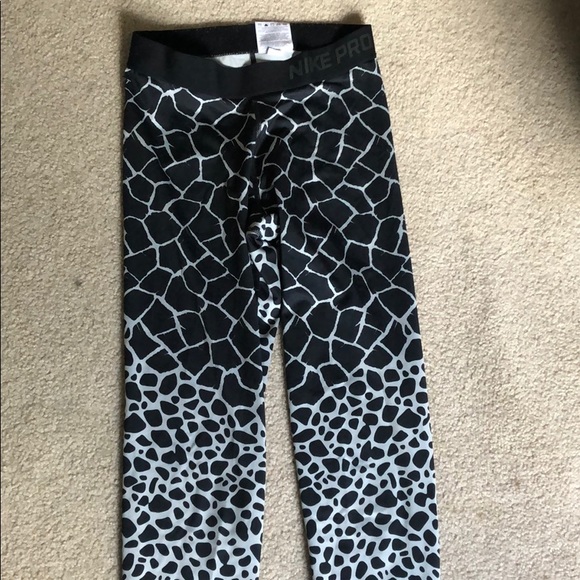Nike Pro leggings full length! Excellent condition! - Picture 3 of 4